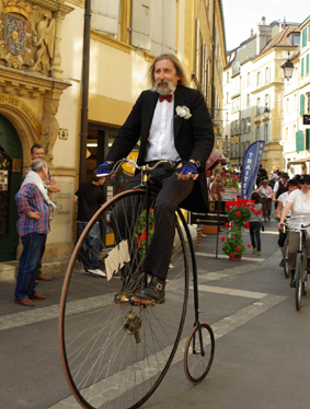 Ulrich Lübke auf dem Hochrad beim defile ville neuchatel may 2009